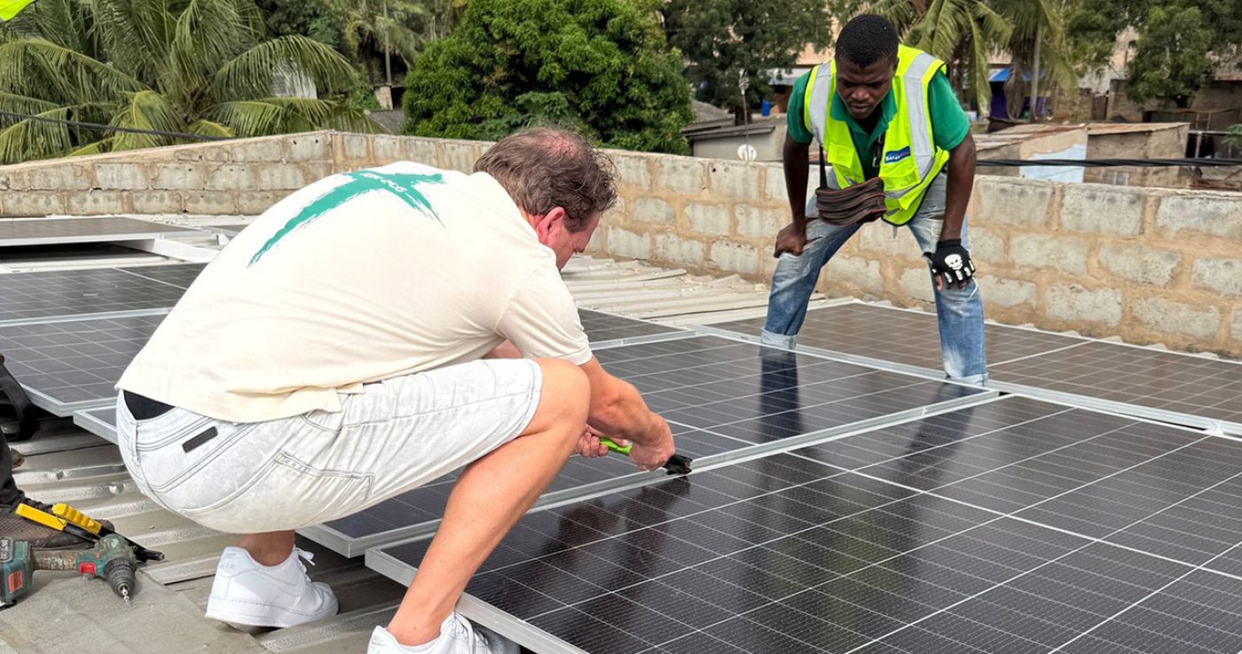 nieuwsbericht-groepsreis-togo-2025-november-zonnepanelen2